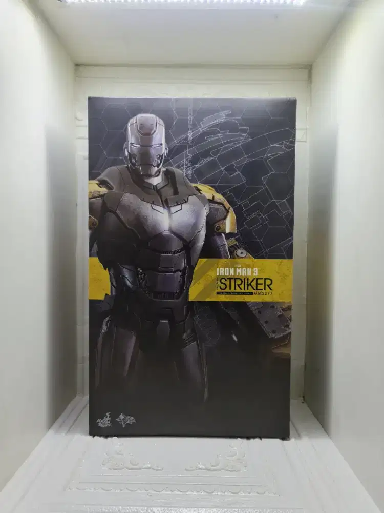 Hot Toys Iron Man Striker MMS227 Mark XXV