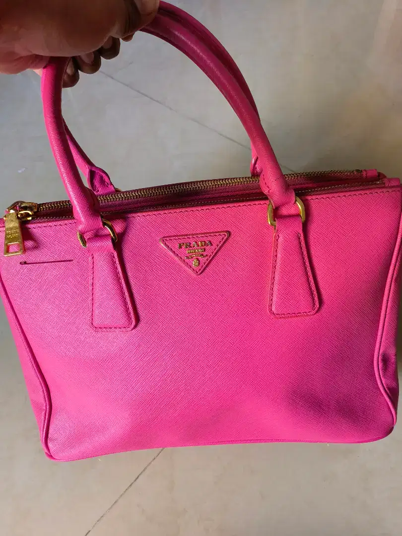 Shoulder Bag Prada Milano Warna Pink Kondisi Second Preloved