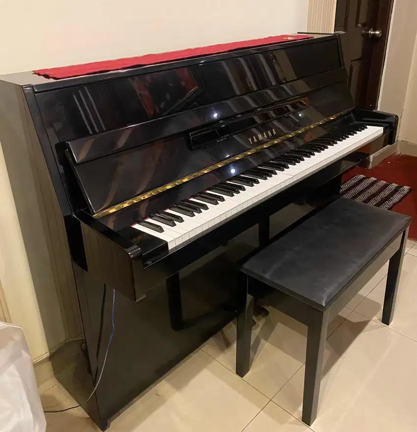 Piano Yamaha LU-90 PE