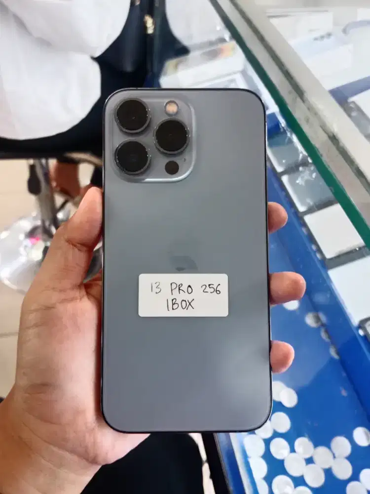 Iphone 13 pro 256gb ibox mulus dan terima cicilan dan tukar tambah