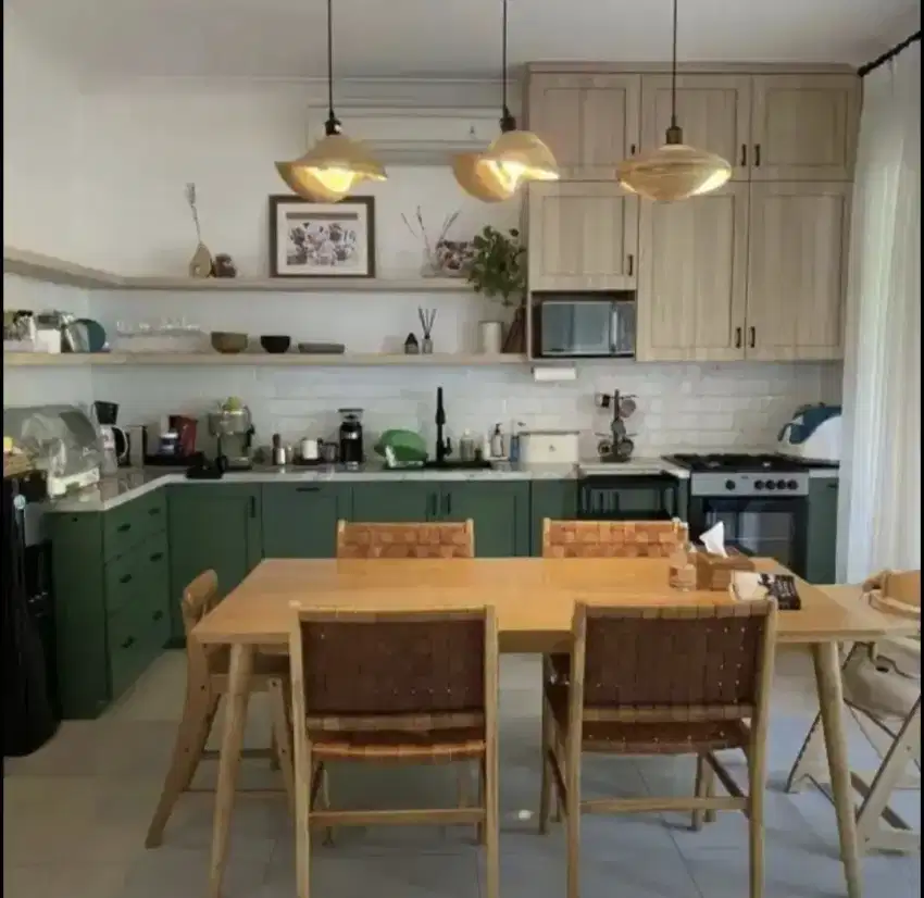 Dijual Meja Makan Set, Standing Kompor Oven, Microwave (Bekas)