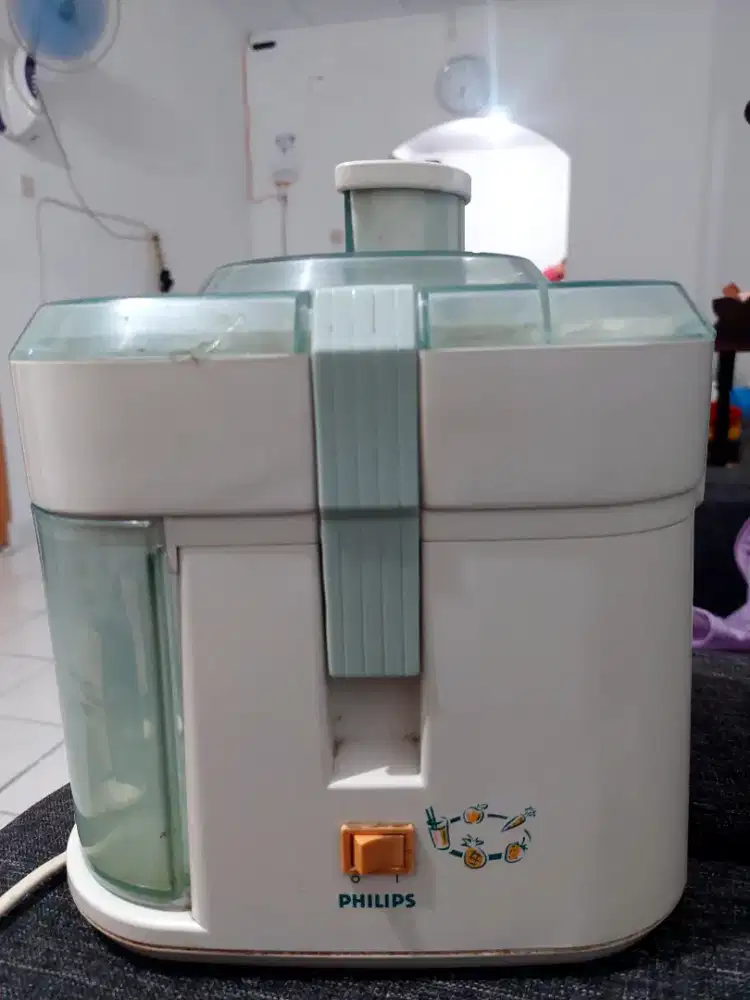 Philips Juice Extractor HR2826
