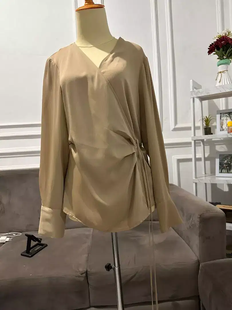 Baju atasan H&M