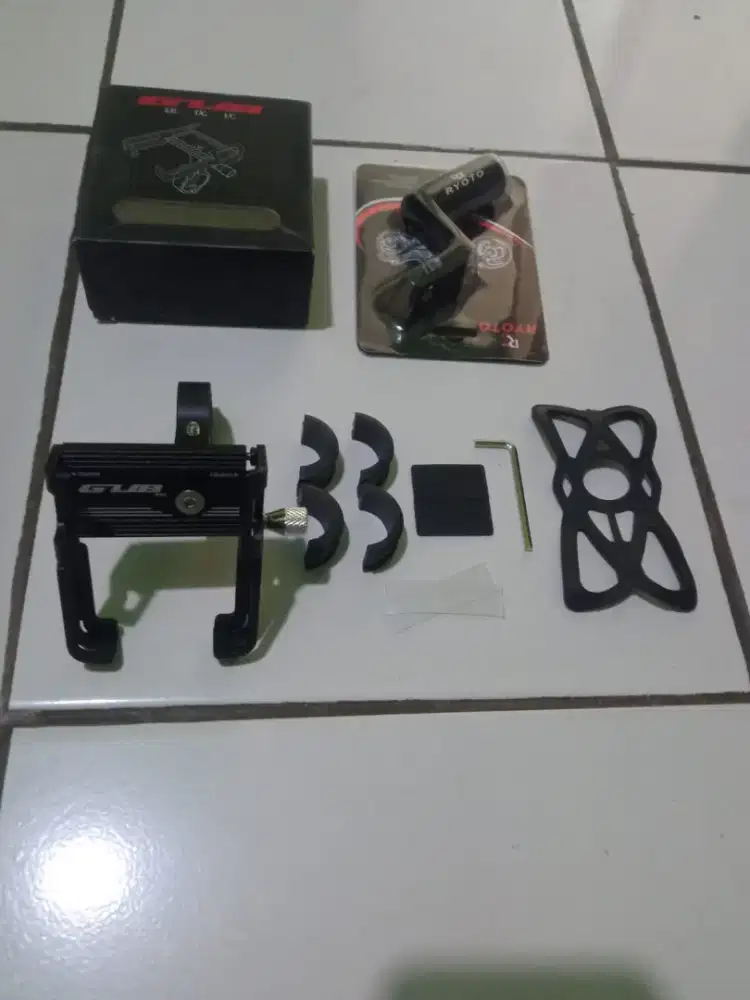 Holder Gub p10 + breket (kondisi baru)