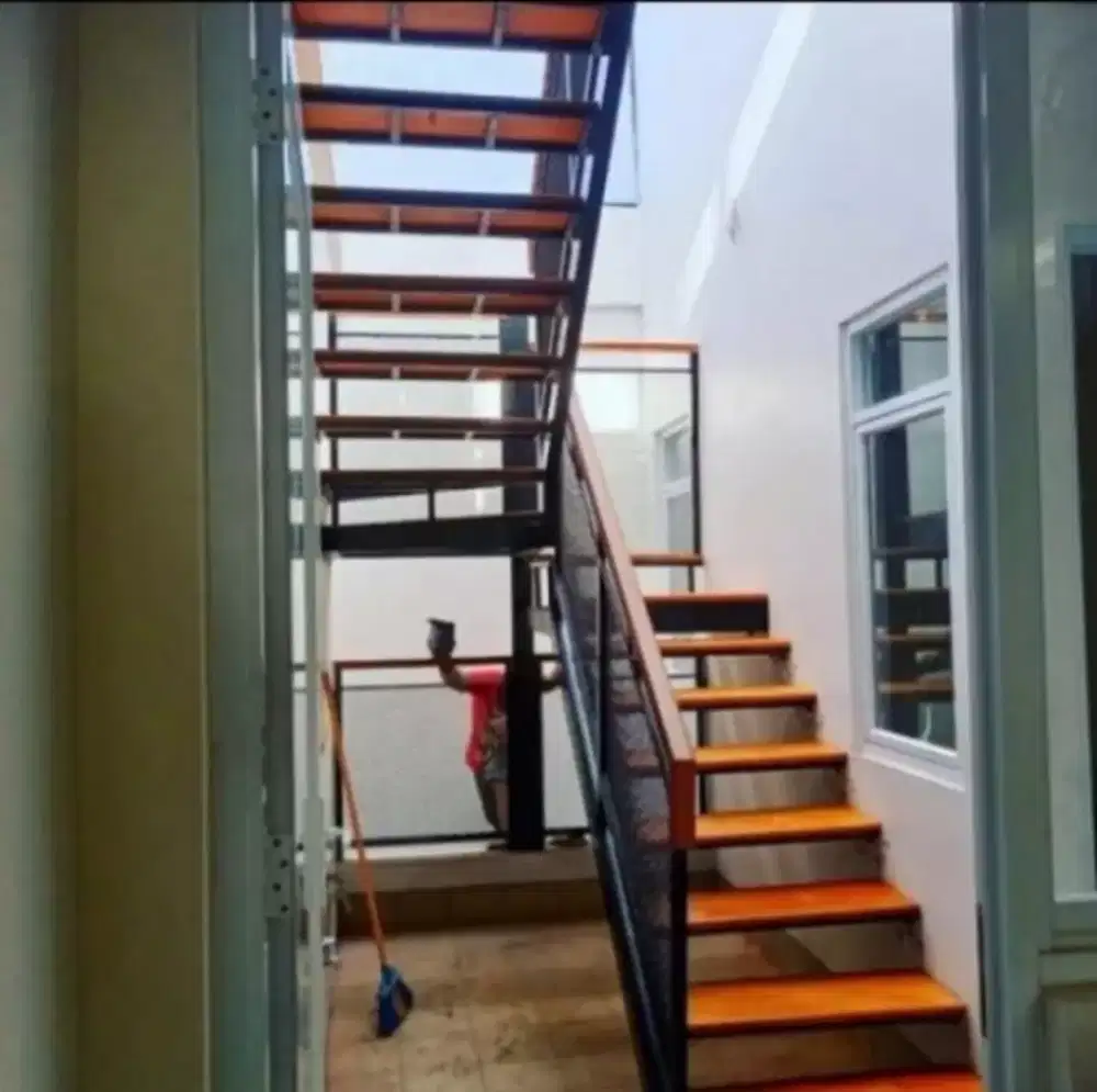 Tangga rebah trap kayu
