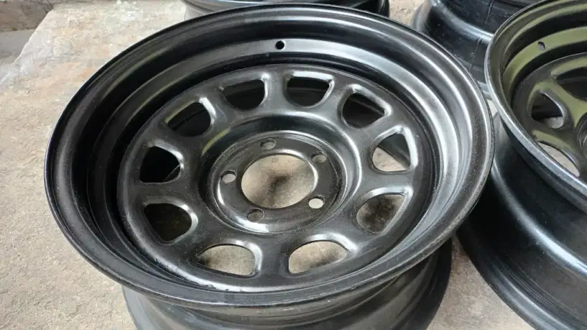 Velg offroad/alto daytona besi PCD 5x114 R15