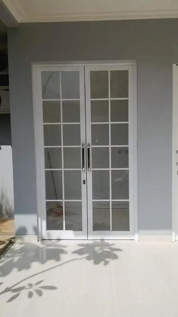 Kusen Pintu dan jendela apuminium