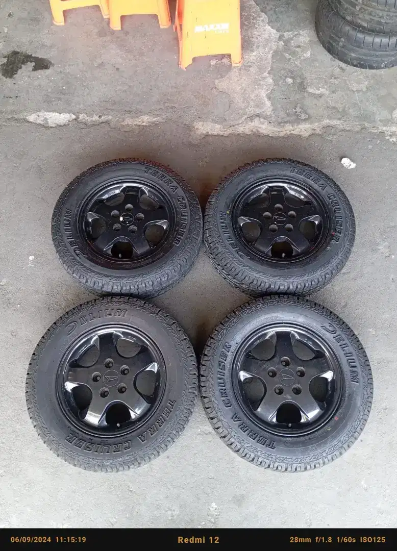Velg oem taruna r15 5x114.3 lbr5 et35 sepaket ban