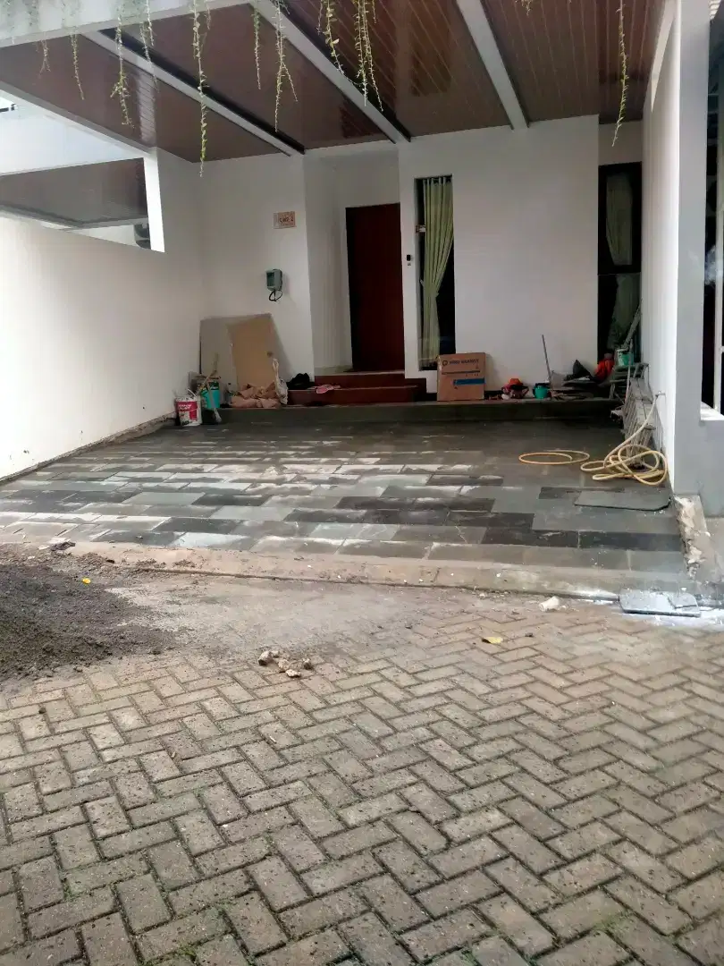 Tukang bangun dan borong