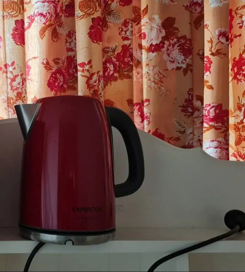 Kambrook Kettle (Ceret/Pemanas Air) Listrik KSK220R (Bekas)