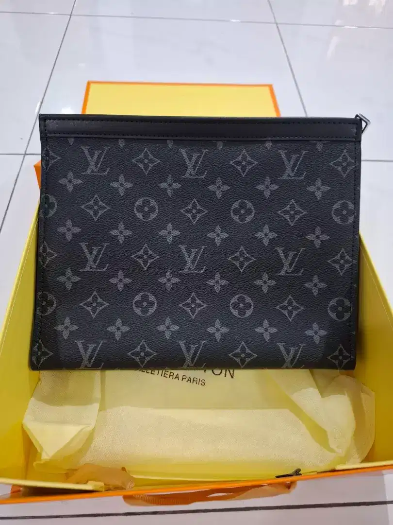 Clutch LV monogram black leather handbag pria lengkap box lv