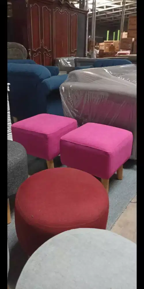 Sofa kecil - puff kaki kayu