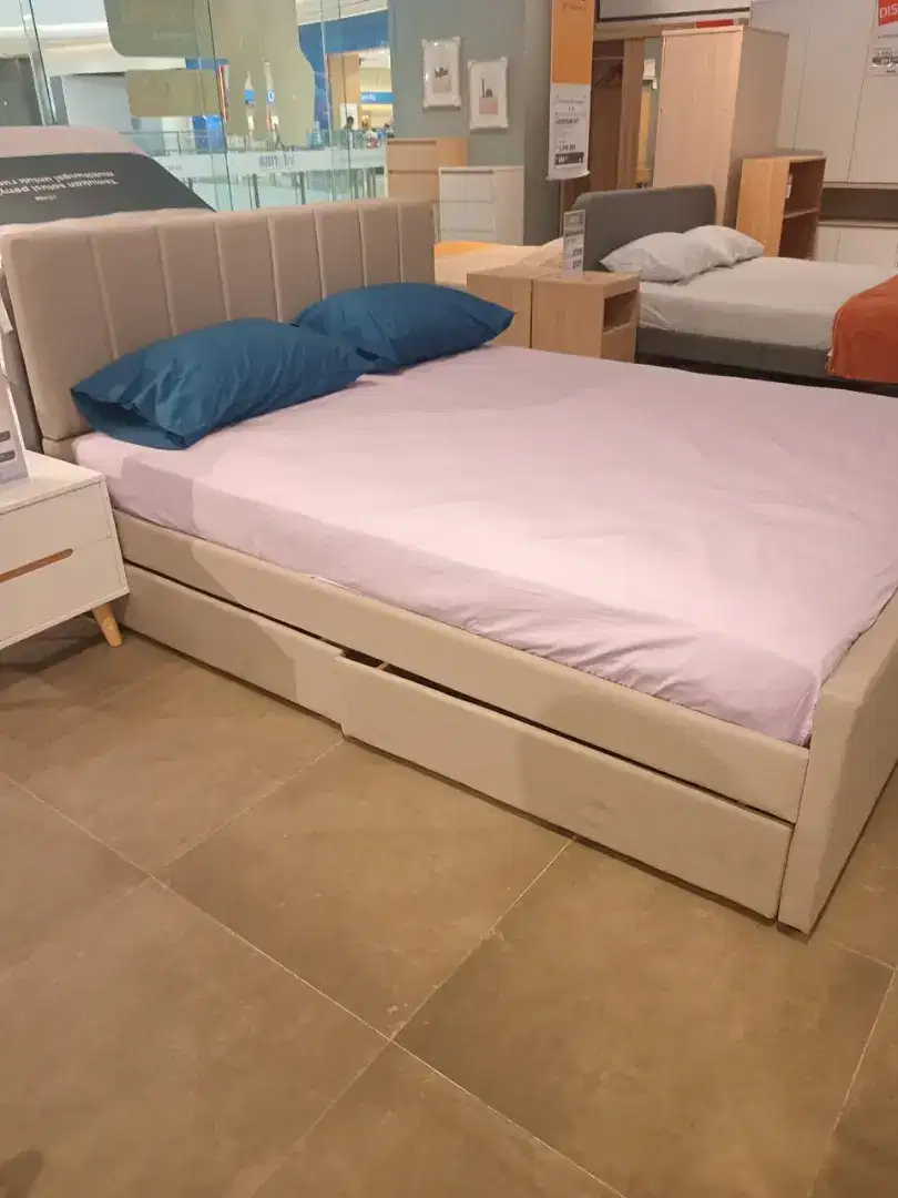 Segampang Itu Mendapatkan Promo Bunga 2,25%
Livy bed 160