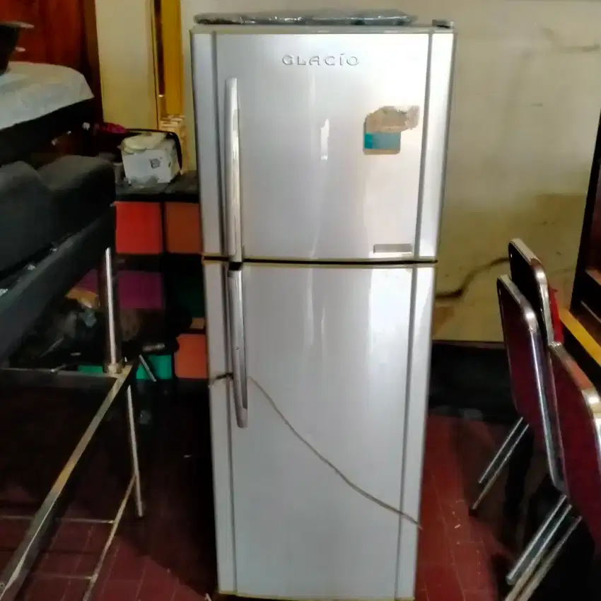 Jual kulkas 2 pintu merek Toshiba