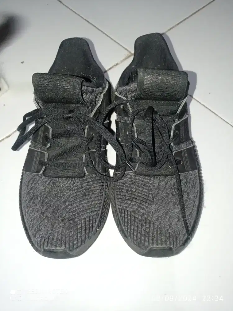 Sepatu Adidas Propher