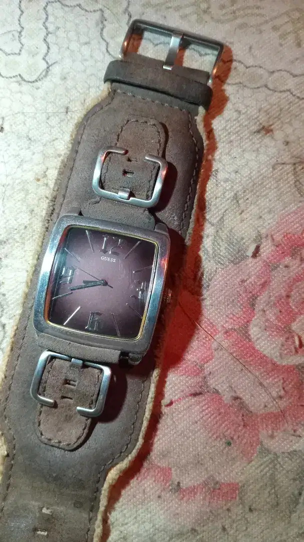Jual jam tangan merek Guess