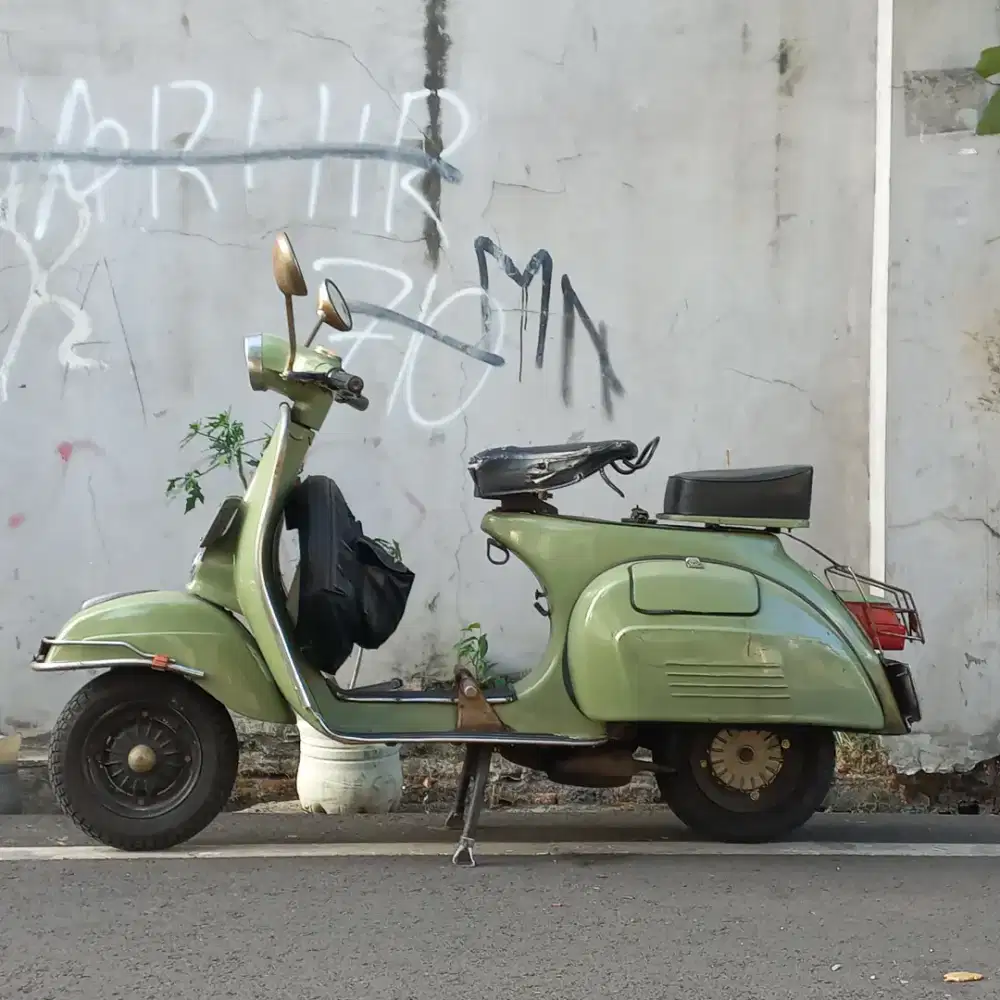 Vespa Super 1977 - tangan pertama