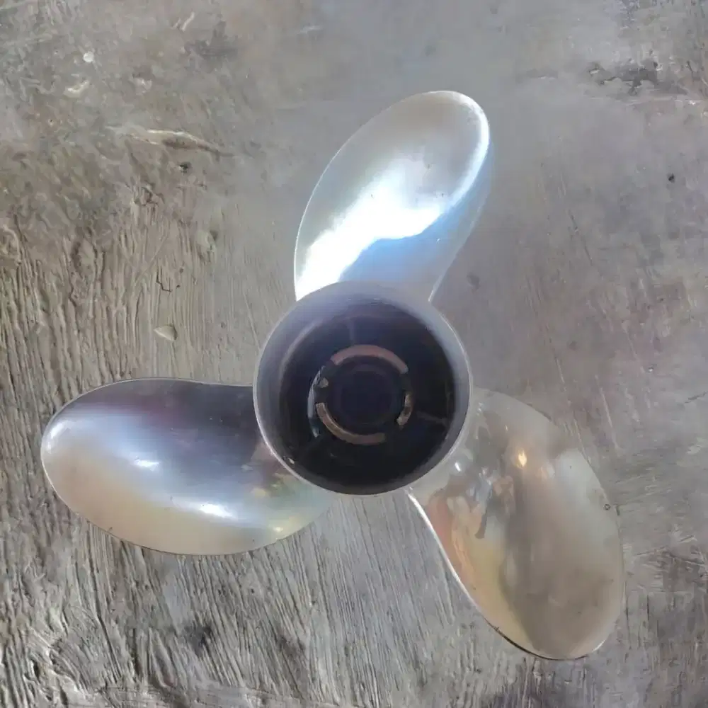 Baling propeller yamaha outboard 300pk