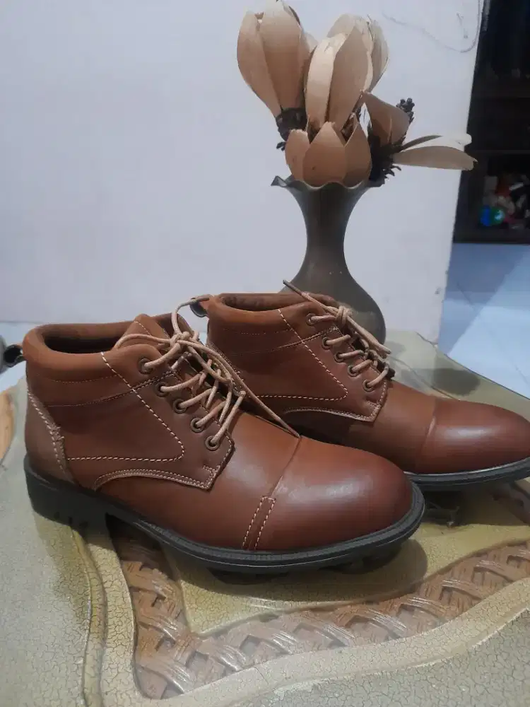 Sepatu Buccery Size 42