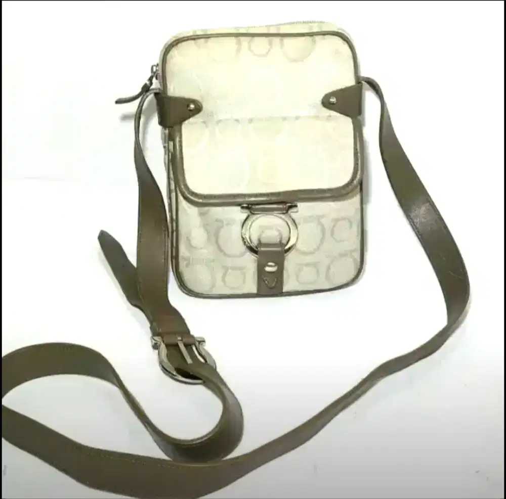 Slingbag salvatore Ferragamo