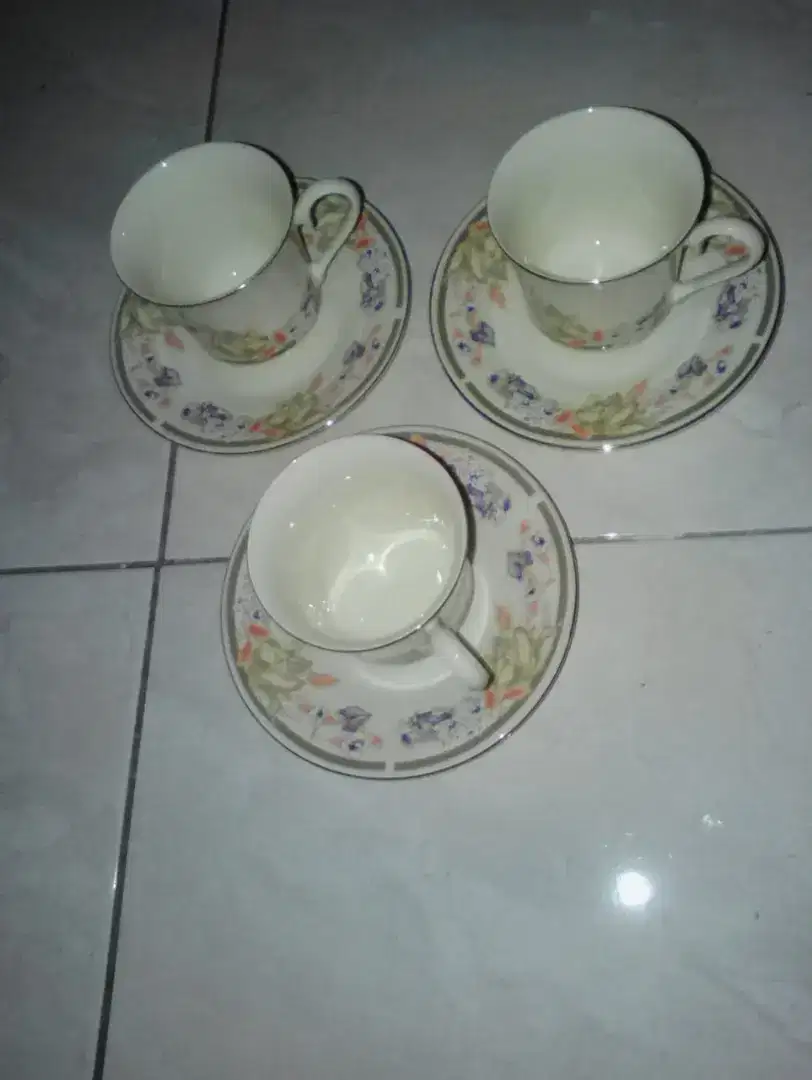 Cangkir set dengan pisin