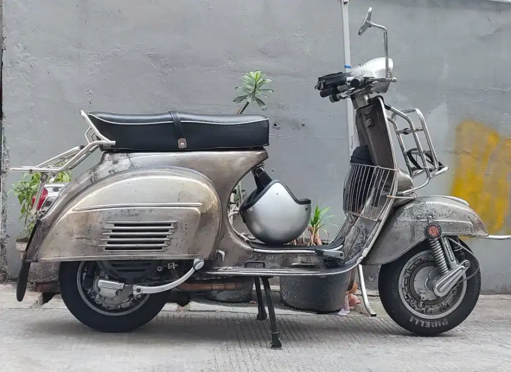 Vespa super vbc 1969  4 digit ( rare item )