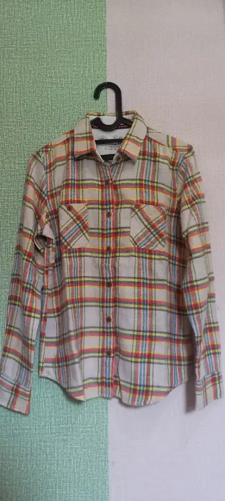 Kemeja kotak vintage