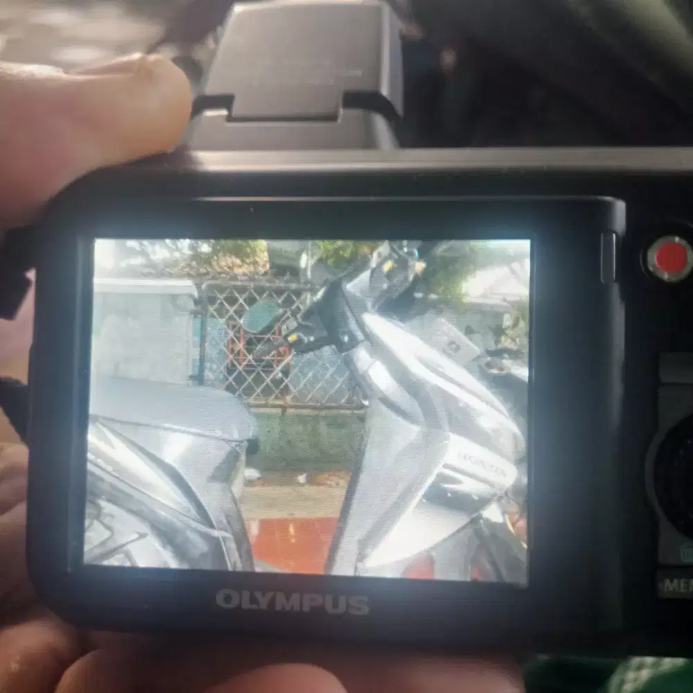 Kamera digital olympus SP600uz