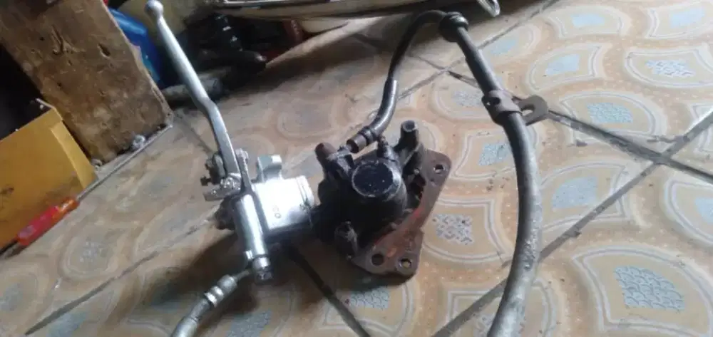 Se set rem dist break ors utk sepeda/motor kond normal mgkn ada yg bth