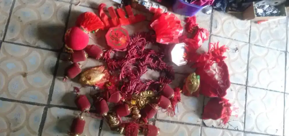 Se set lampu hias hr raya imlek atau lain nya kond bgs mgkn ada bth