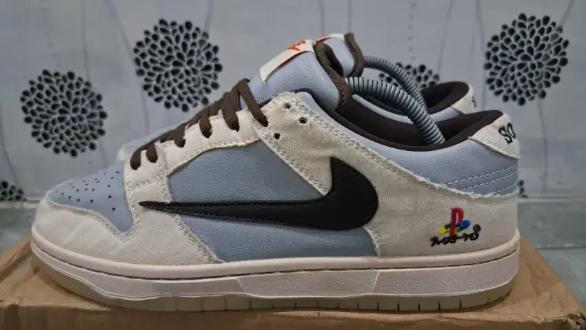 SEPATU NIKE SB DUNK LOW TRAVIS SCOTT X PLAYSTATION