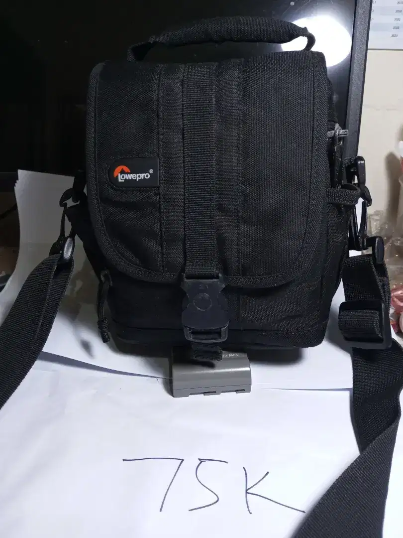 Tas Camera Merk  LOWEPRO