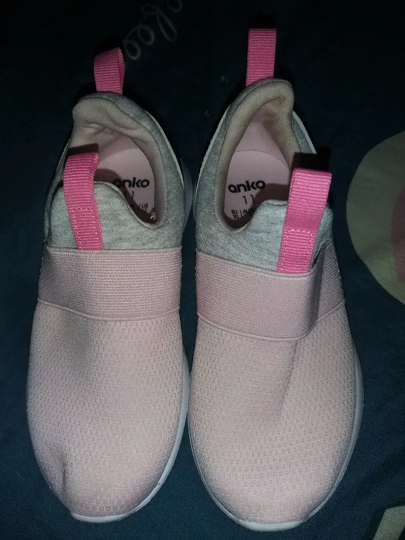 Sepatu anak perempuan brand anko