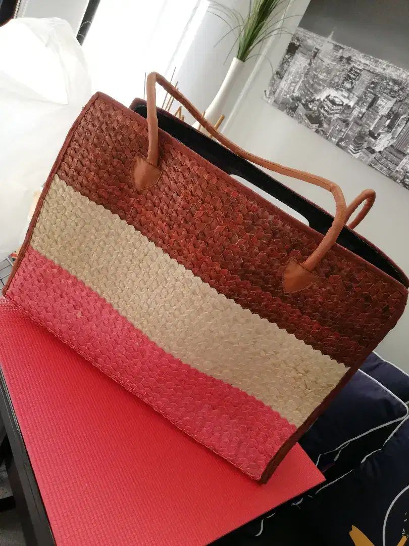 Dijual Tas Wanita Dimensi 45 x 30 x 17 cm Ayaman Rotan Produk dr Bali