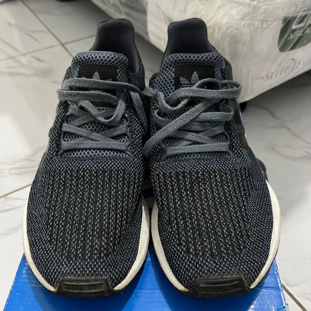 sepatu adidas running