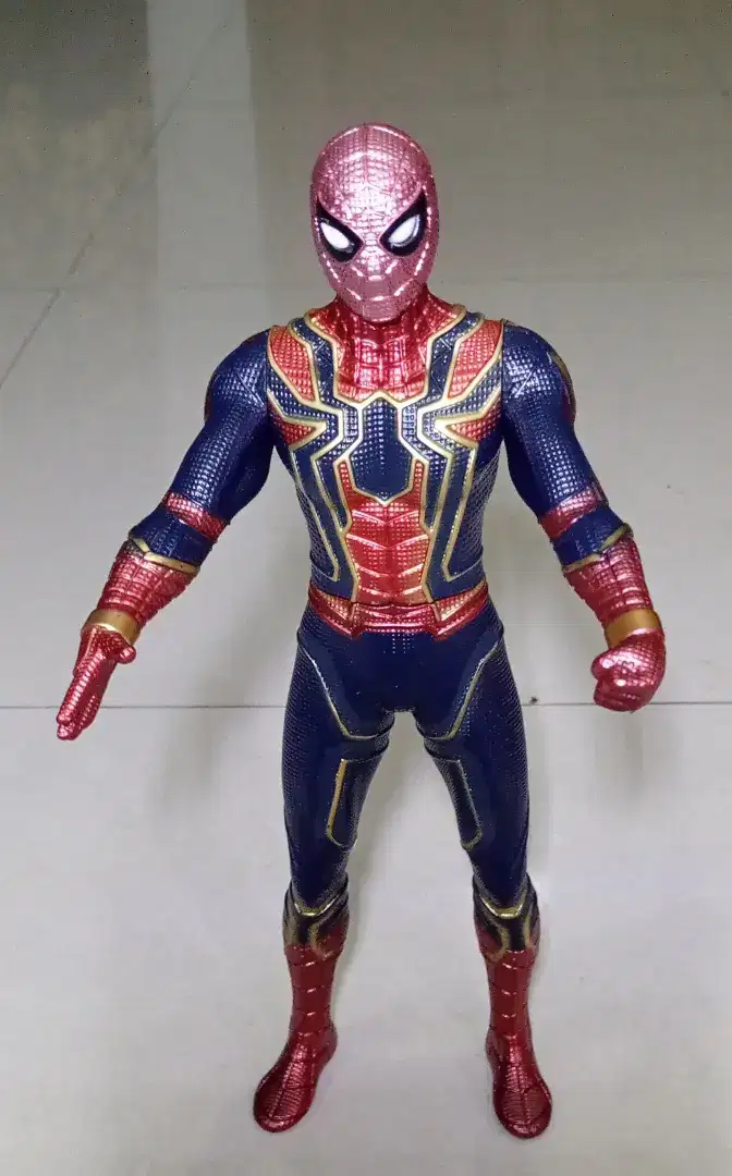 Action Figur Spiderman (Iron Suite)