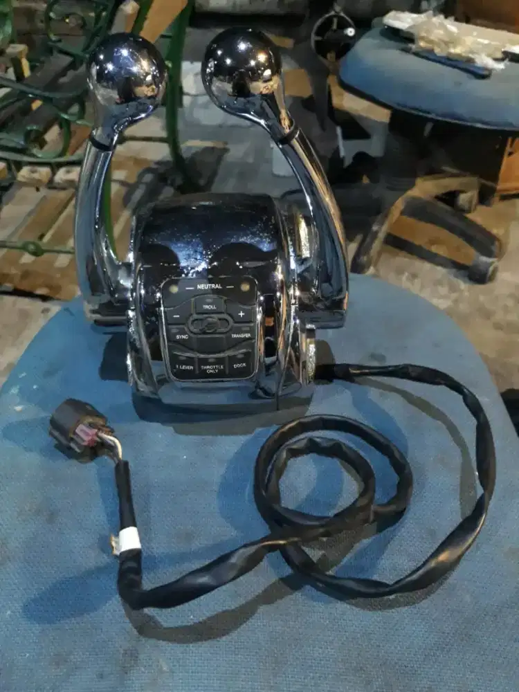 Remote topmon mercury outboard