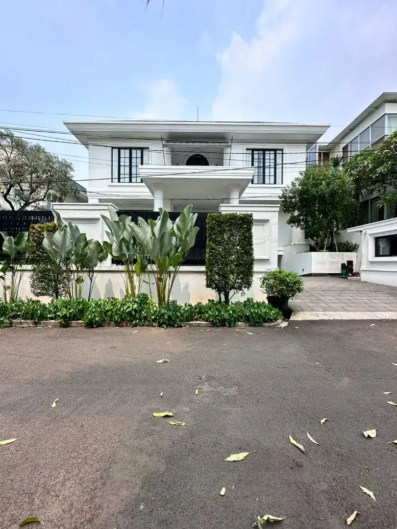 DIJUAL RUMAH MEWAH MODERN CLASSIC PERMATA HIJAU KEBAYORAN DLM KOMPLEK