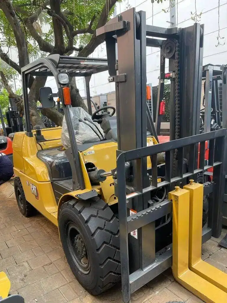 FORKLIFT CARTEPILLAR BARU