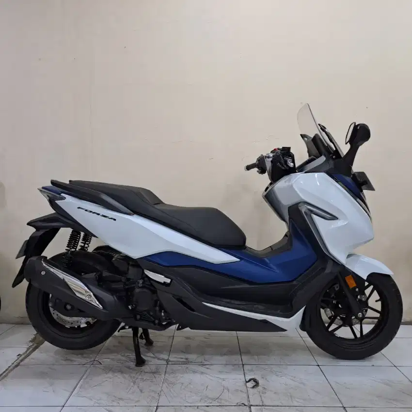 Honda Forza 250 thn 2021 KM 1400 like new