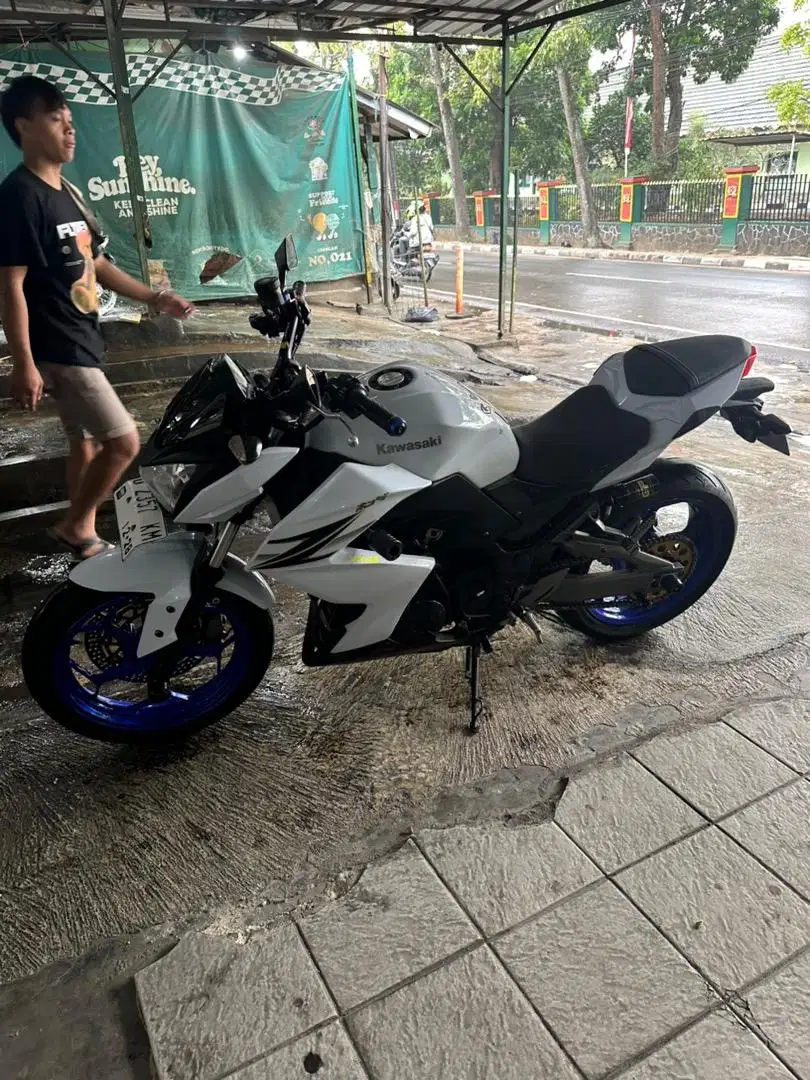 Kawasaki z250 atau z25