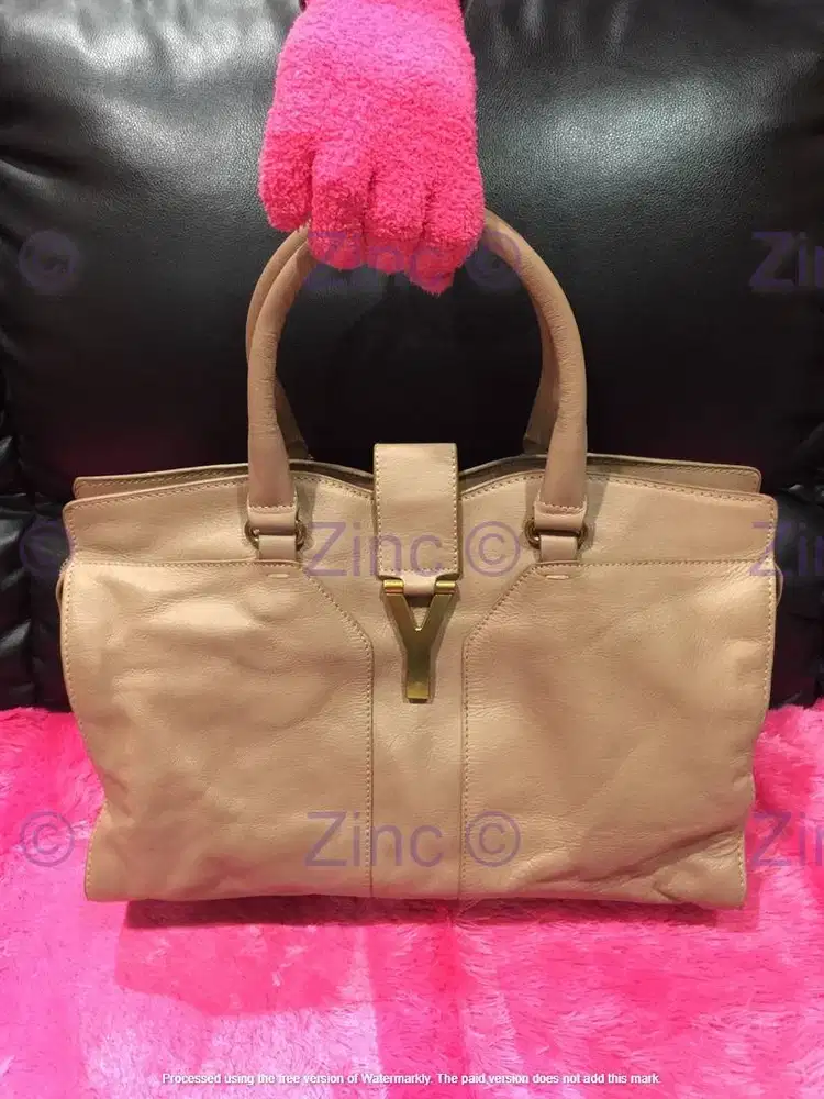 Authentic Yves Saint Laurent Baby Brown Cabas ChYc Medium Handbag