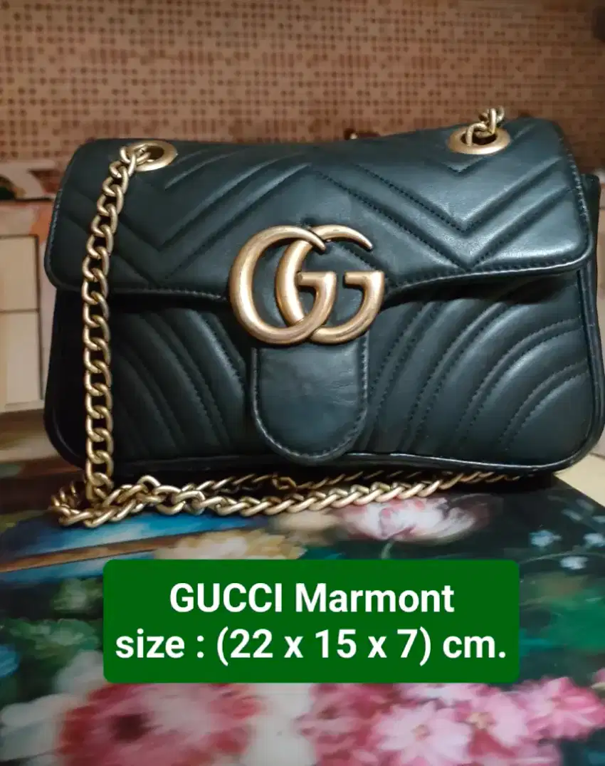 GUCCI Marmont slingbag size mini