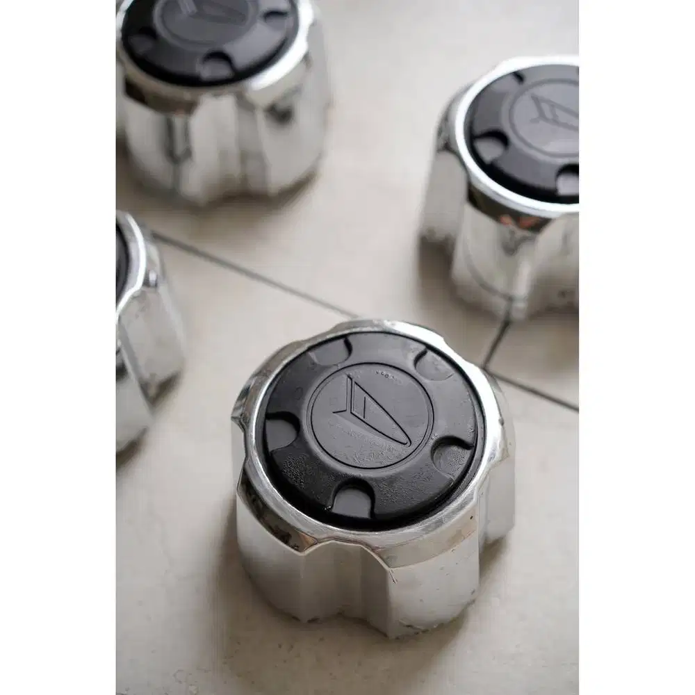 DOP Roda (Wheel Dop) Original Velg Kaleng Daihatsu Taft GT / Rocky