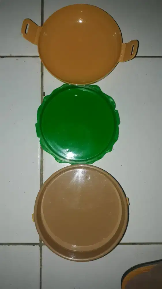 lunch box yellow edition