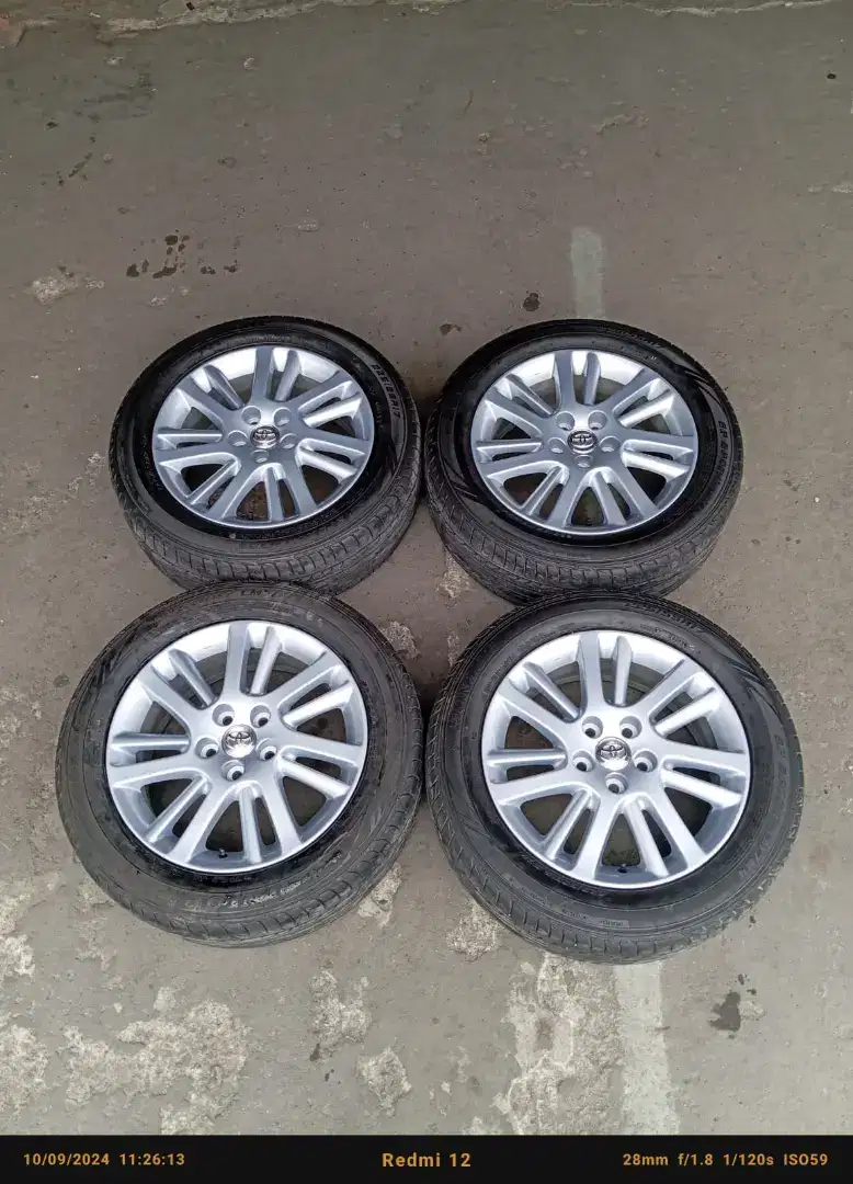 Velg oem camry v 2011 r17 5x114.3 sepaket ban