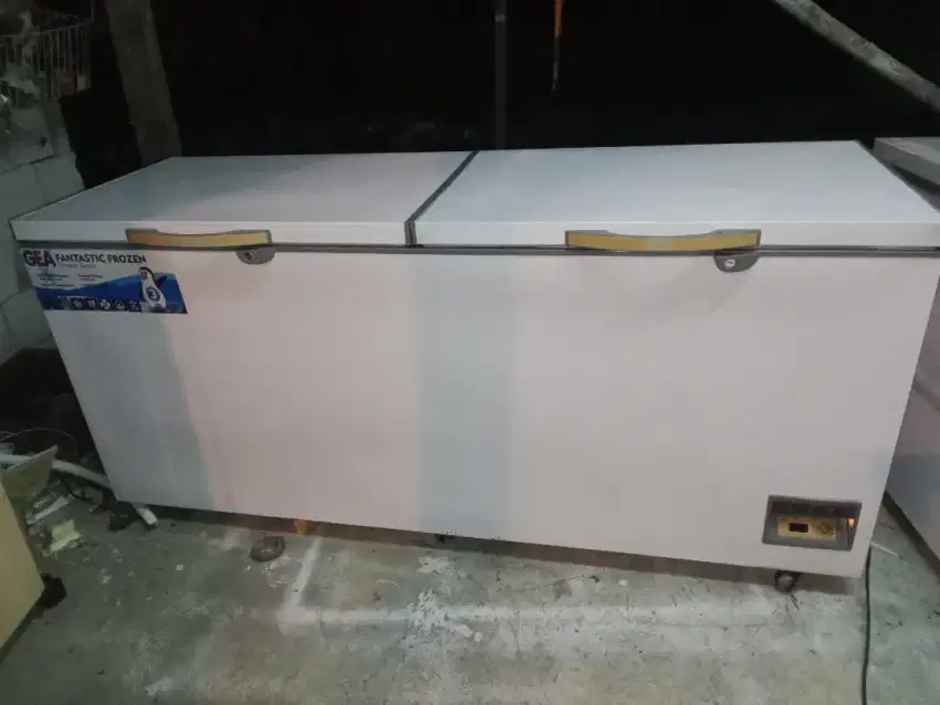 Freezer box 715 liter