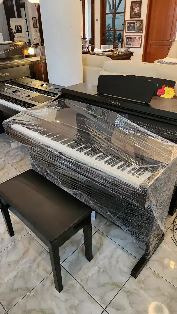 Yamaha Arius YDP-145 New Digital Piano Clavinova DGX Electone