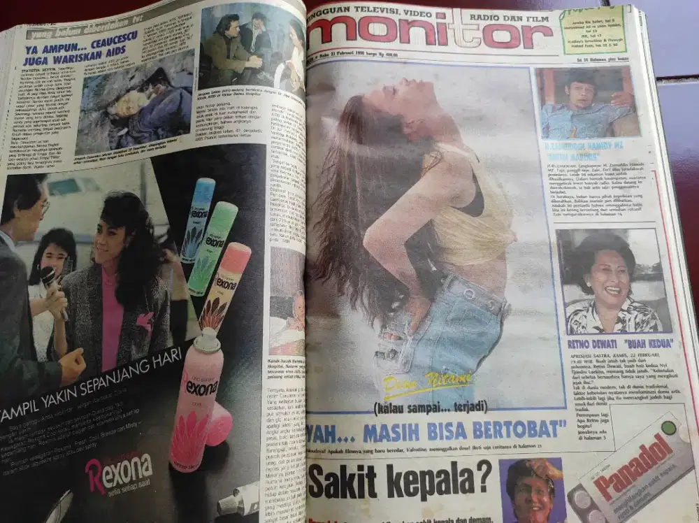 Koran Tabloid  Monitor  10 bundel edisi 1990  Dian Nitami