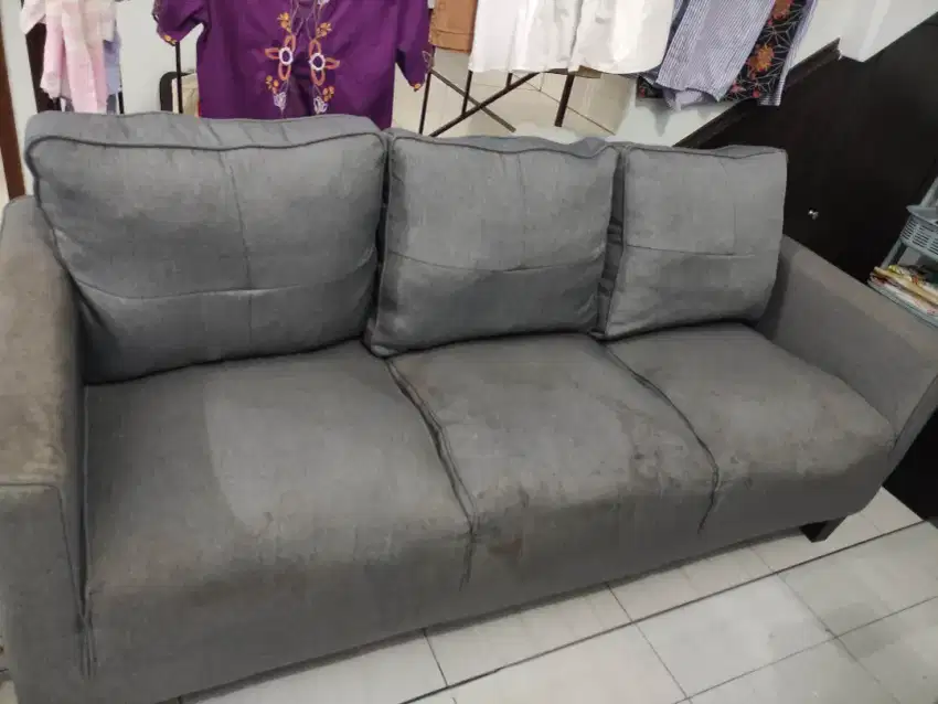 Sofa bekas,tiga dudukan,  beli di informa